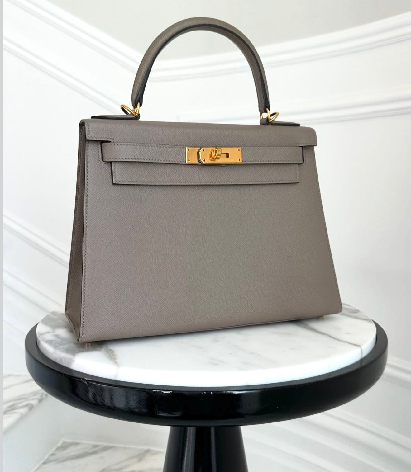 Hermes’ Kelly 28 Gris Asphalt w Gold Hardware