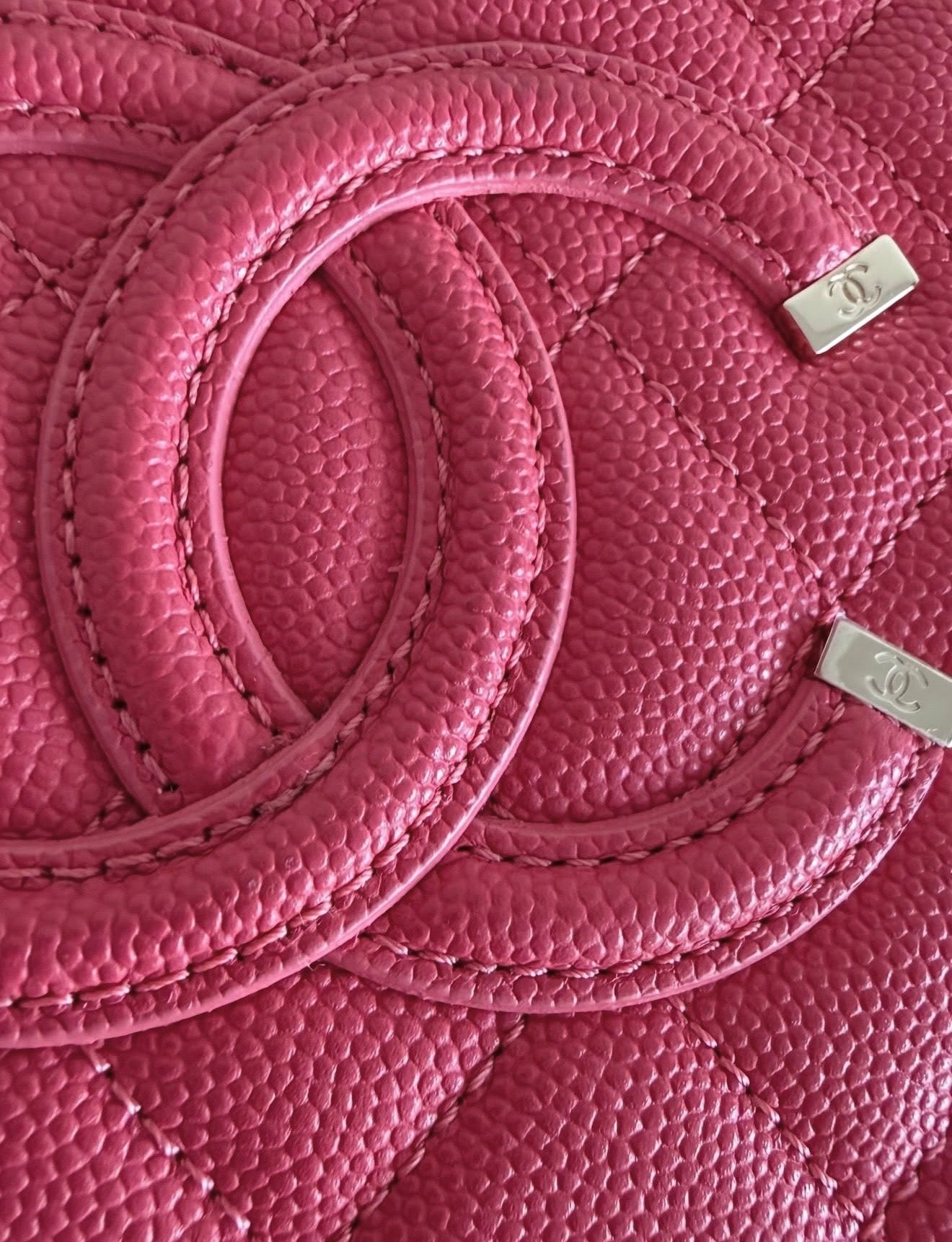 Chanel Pink Quilted Medium Filigree Vanity Case Excellent Condition