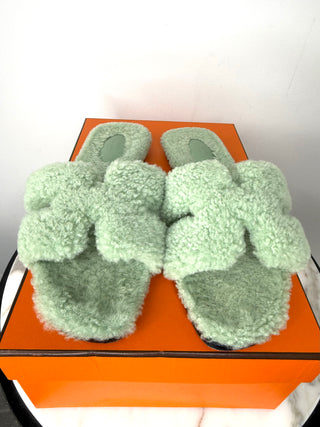 Hermes’ Mint Green Shearling Orans Very Good Conditon