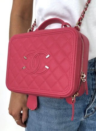 Chanel Pink Quilted Medium Filigree Vanity Case Excellent Condition
