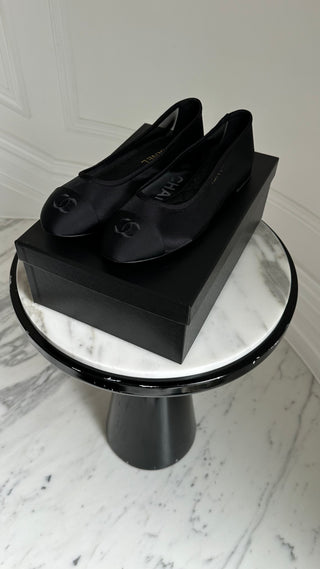 Black Mesh Ballet Flats