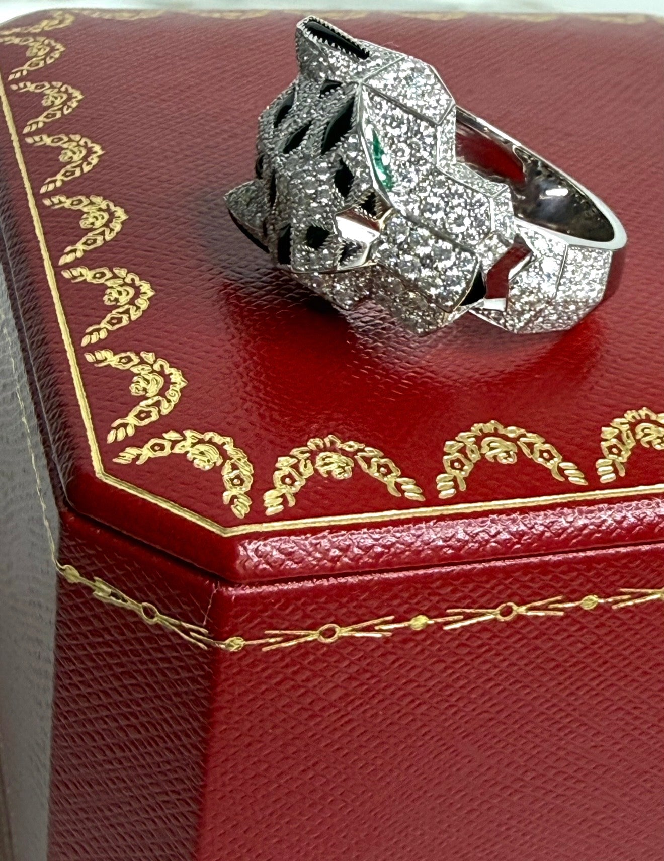 White Gold Panthere De Cartier Diamond / Emerald & Onyx Ring