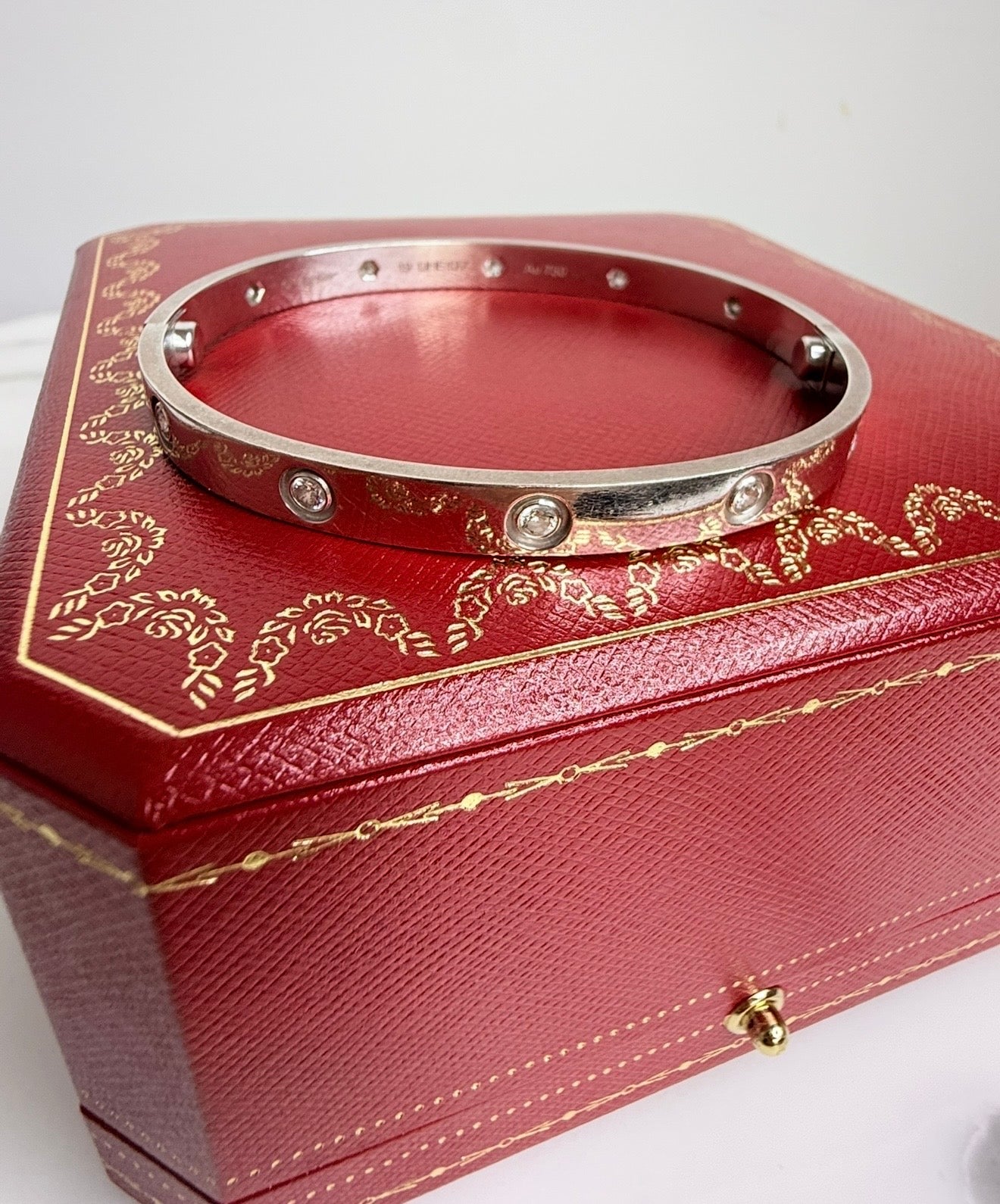 White Gold 10 Diamonds Love Bracelet