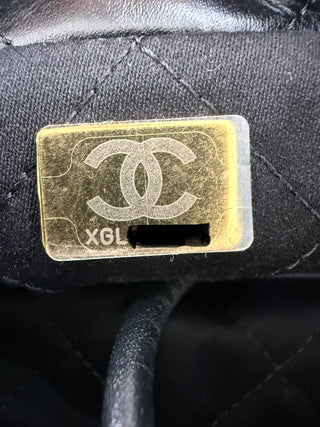 Chanel Black 22 Mini w Gold Hardware Excellent Condition