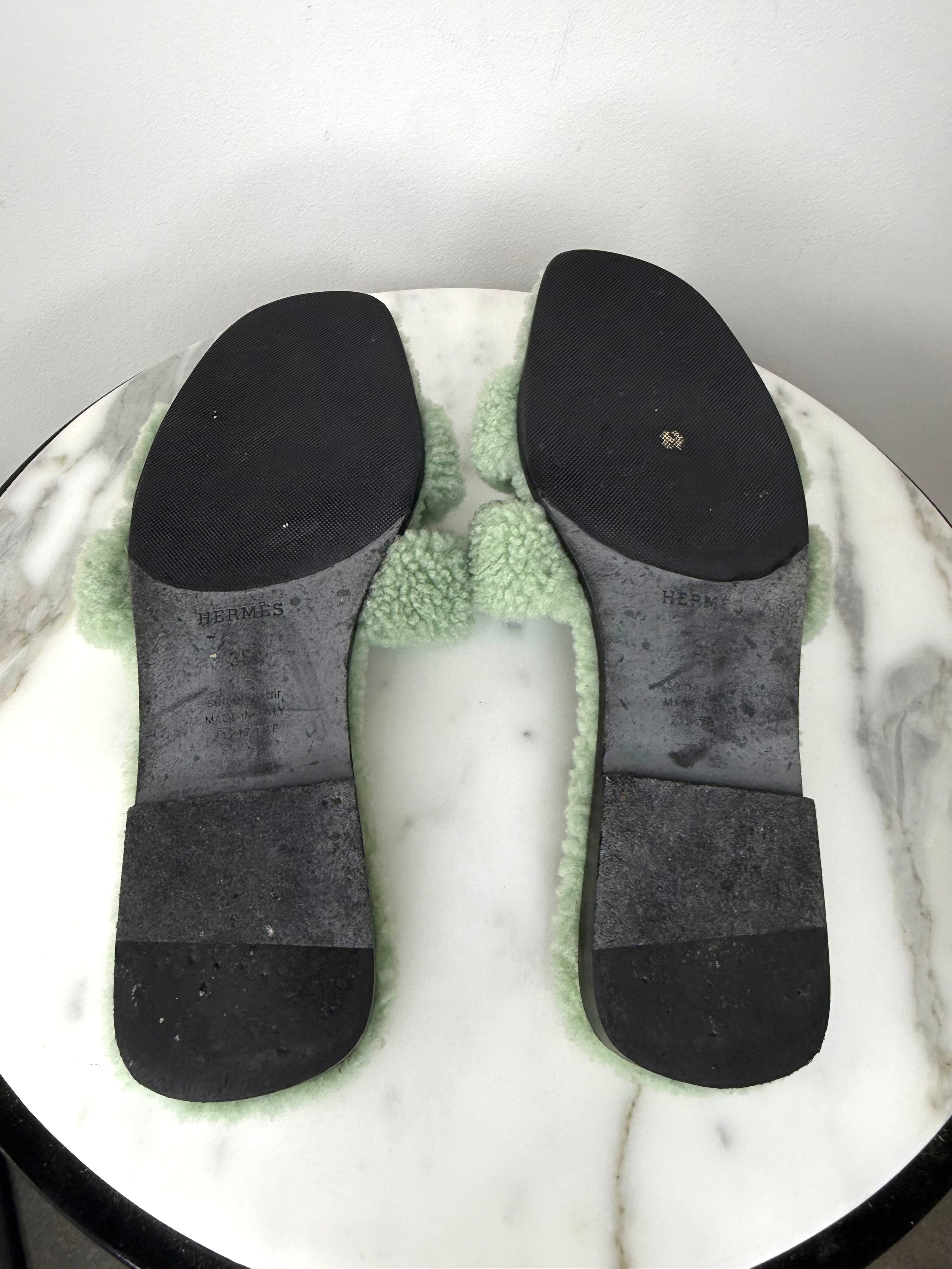 Hermes’ Mint Green Shearling Orans Very Good Conditon